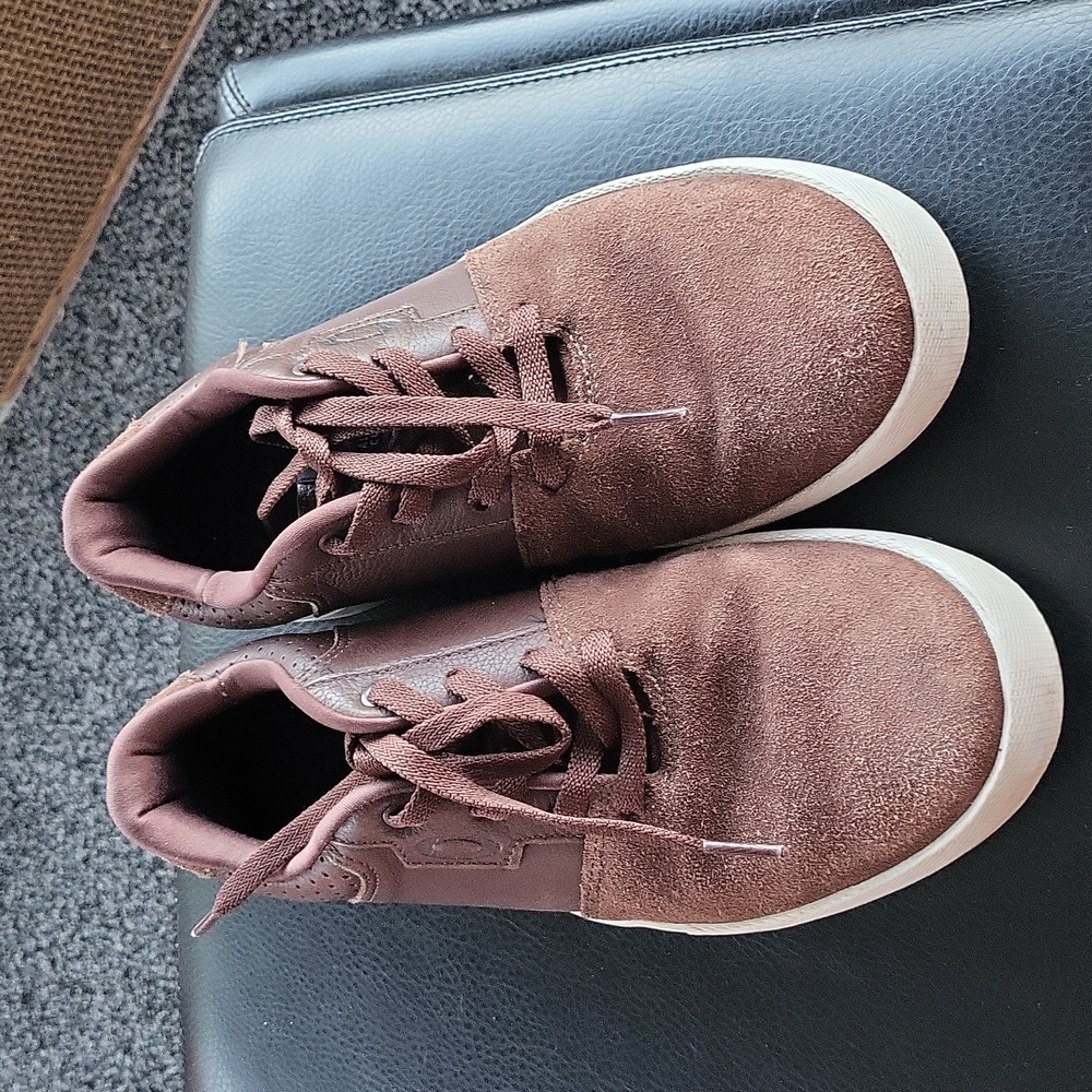 Oakley seude brown leather....nice used  slip on shoes ....size 8.5